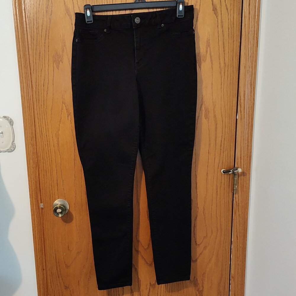 Maurice's high-rise black jeans, excellent used condition, size M Reg